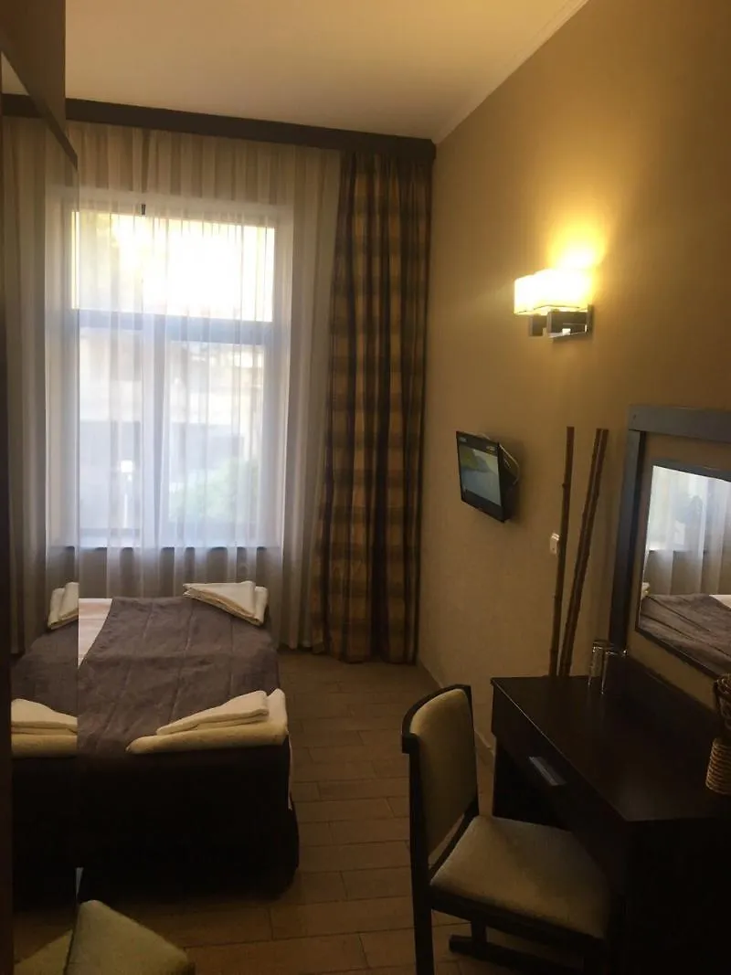 וארנה Art Hotel 2*,  בולגריה