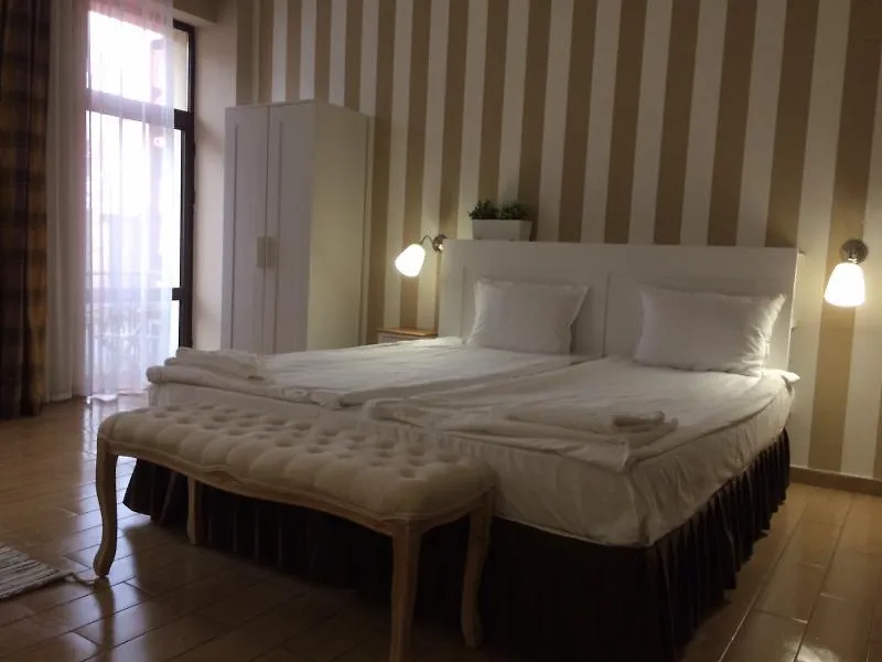 וארנה Art Hotel 2*,