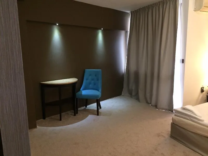 וארנה Art Hotel